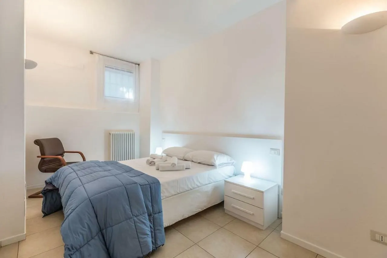 Anna Grassetti - The Place Apartments Bologna 0*,